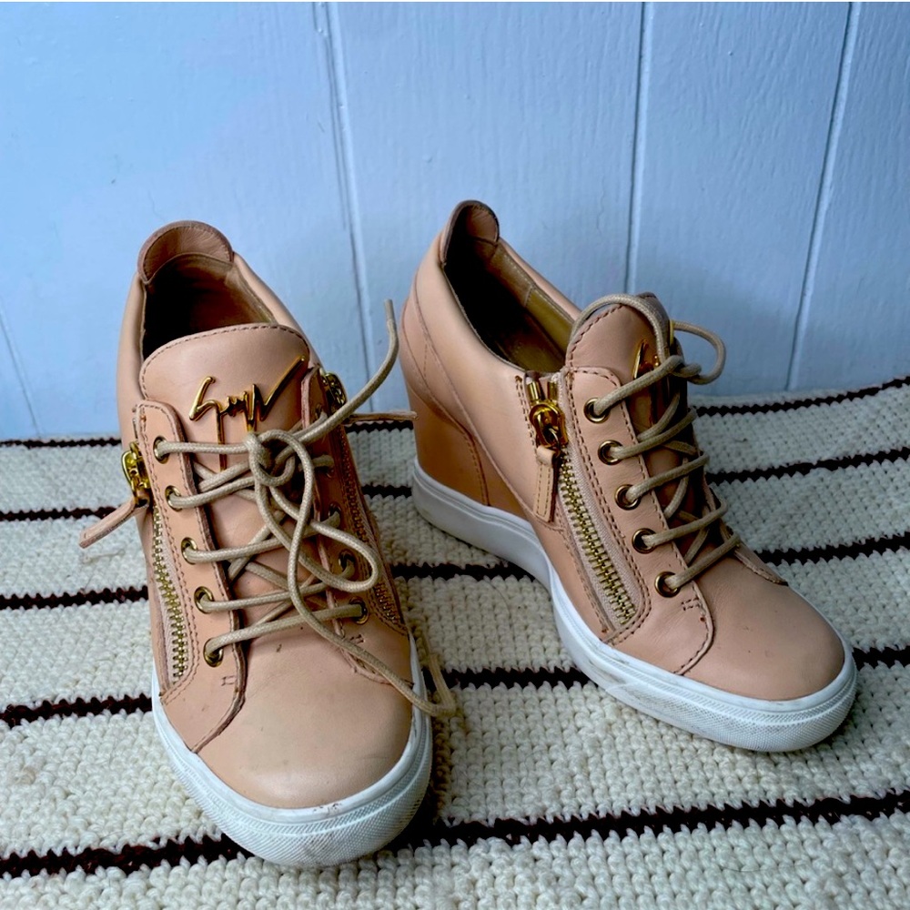Giuseppe Zanotti Womens Size 37.5/6.5 High
Top Wedge Sneaker Leather Beige